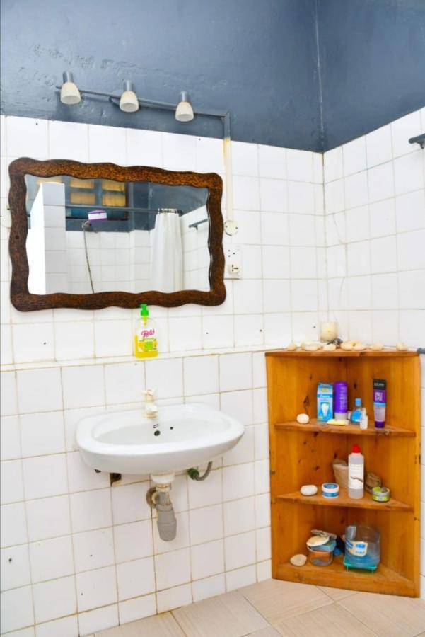 Mavericks Convenient Cozy Loft In Diani'S Cbd Ukunda Esterno foto