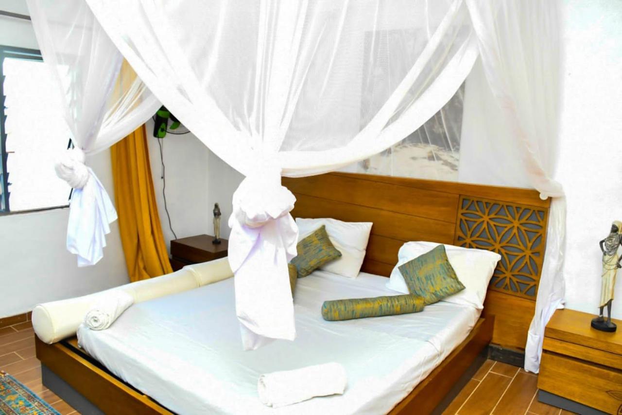 Mavericks Convenient Cozy Loft In Diani'S Cbd Ukunda Esterno foto